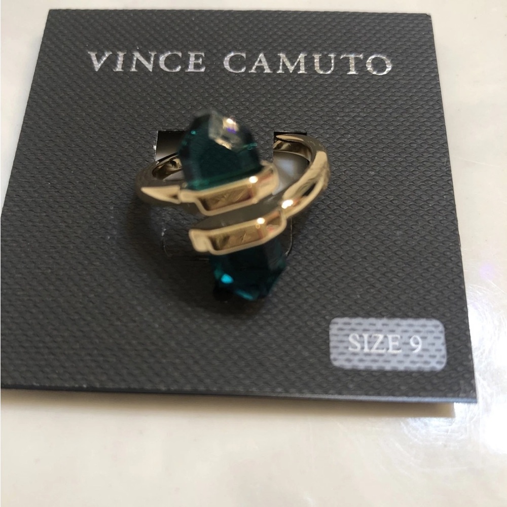 Vince Camuto Gold Tone Splint Ring With Green Crystal Accent Size 9 NWT